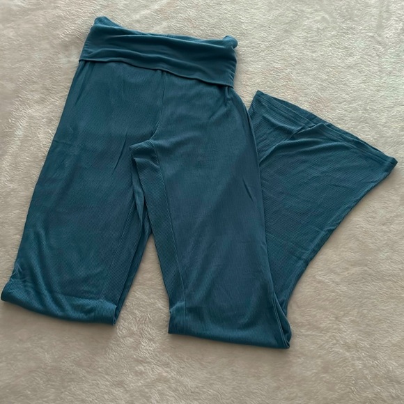 aerie Pants - Aerie Real Soft Foldover Flare Leggings - Size Small
